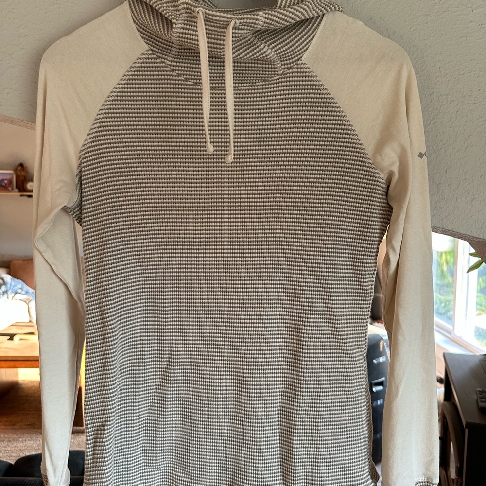 Columbia Men's Tan and Cream Turtleneck Sweater